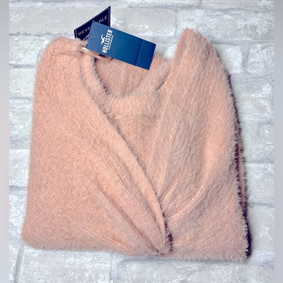 HOLLISTER: COZY REVERSIBLE TWISTED CROPPED SWEATER - Picture 9 of 9
